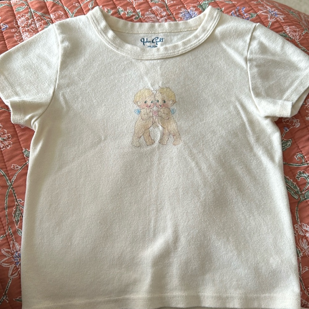 Brandy Melville baby tee with baby angels